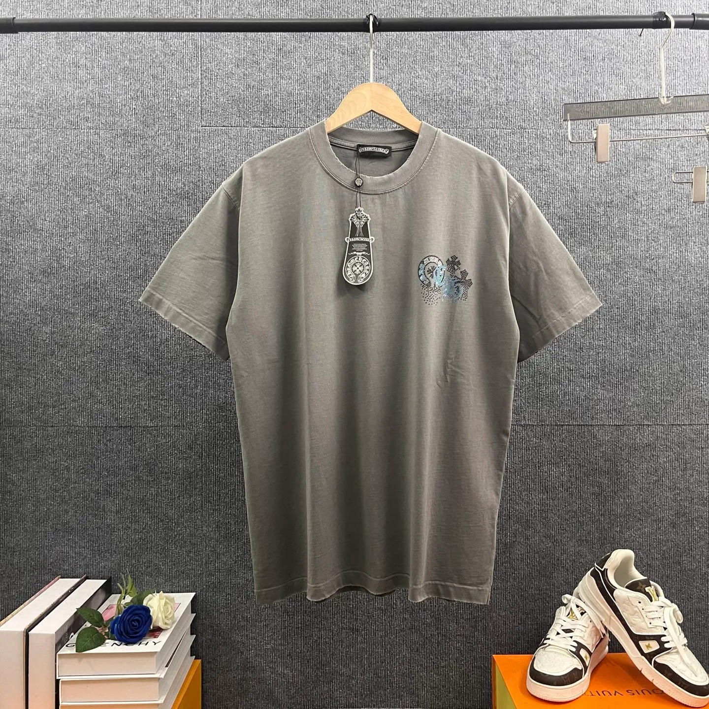 CH* * 2026 New Arrival logo T Same Style ： Size：S （100-140 ） M （130-160 ） L （150-175 ） XL （160-185 ） XXL （180 ）